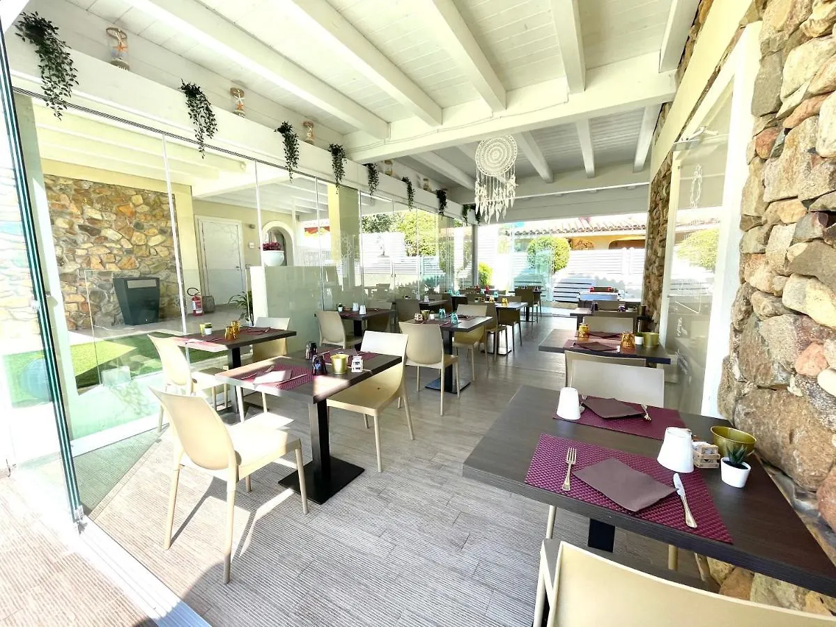 Suimi'S Hotel Villasimius 3*,