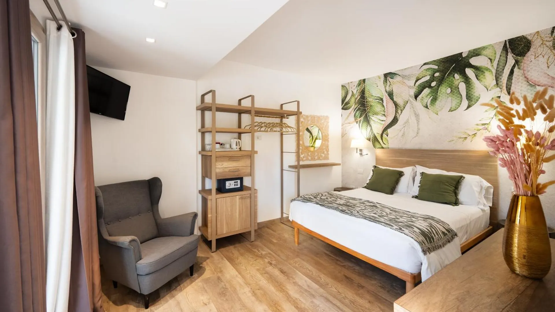 Suimi'S Hotel Villasimius 3*,  Italy