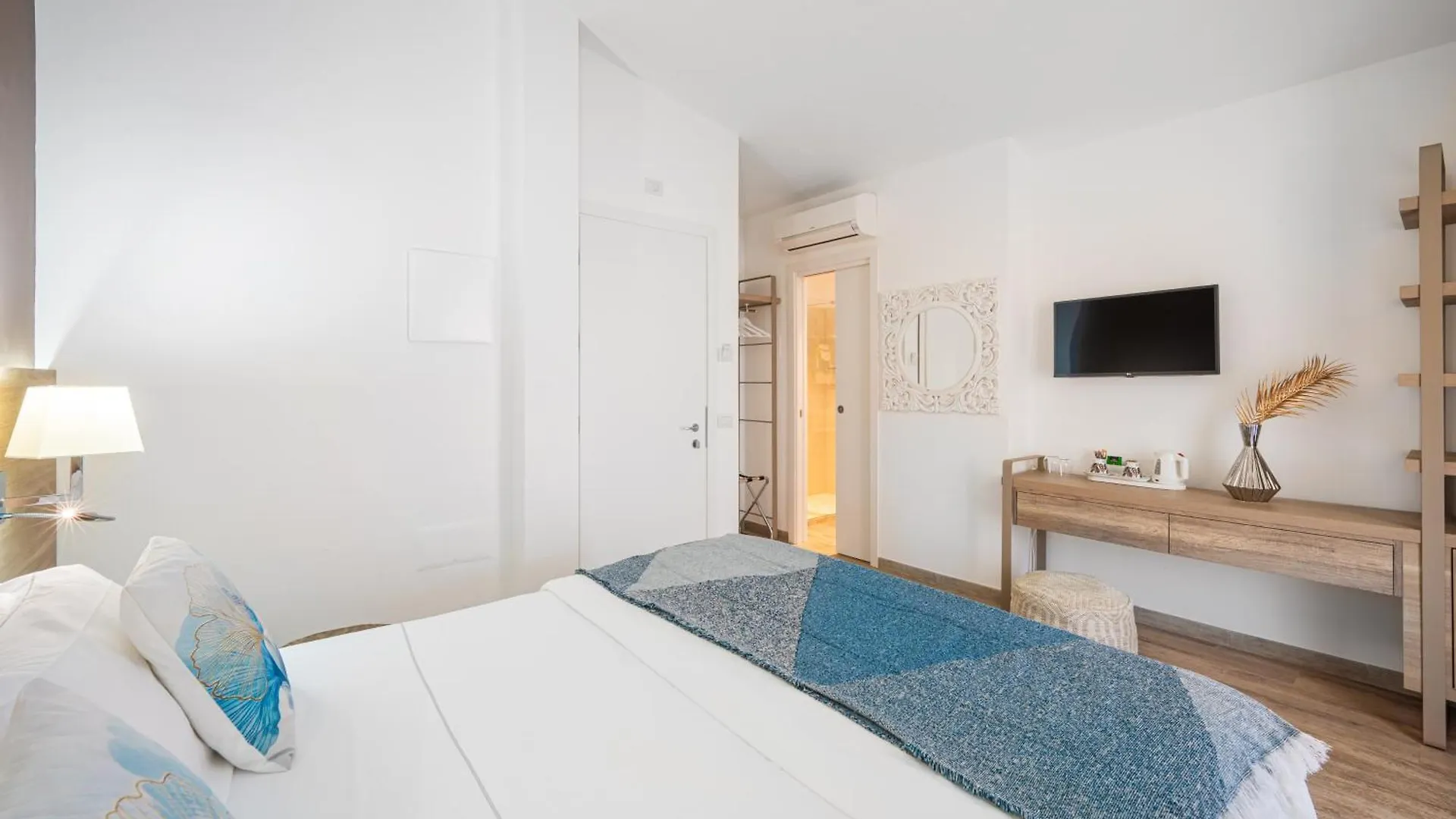 Suimi'S Hotel Villasimius